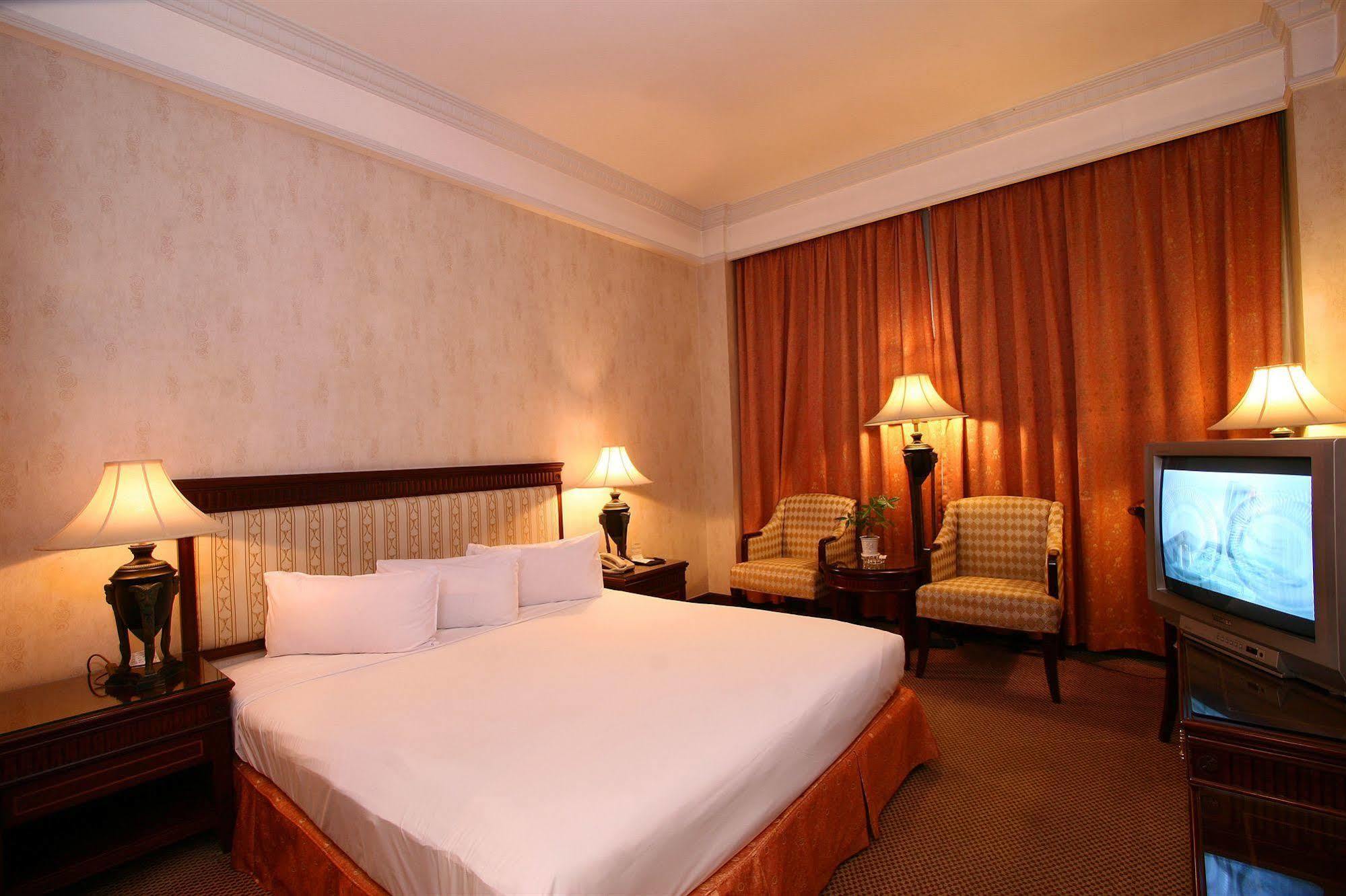 Grand Palace - Grand Management Group Hotel