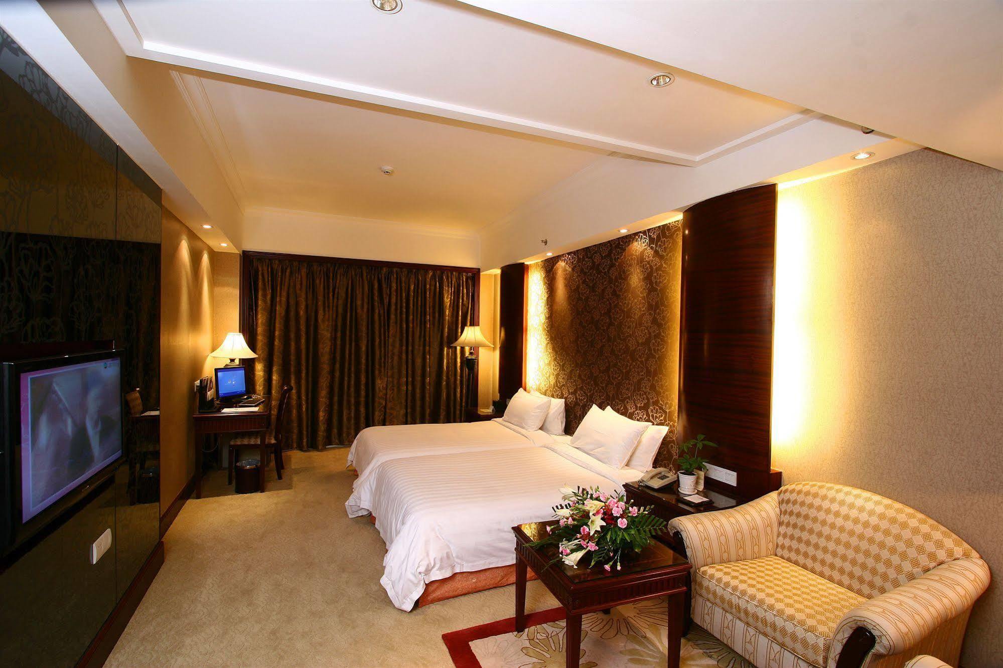 Grand Palace - Grand Management Group Hotel